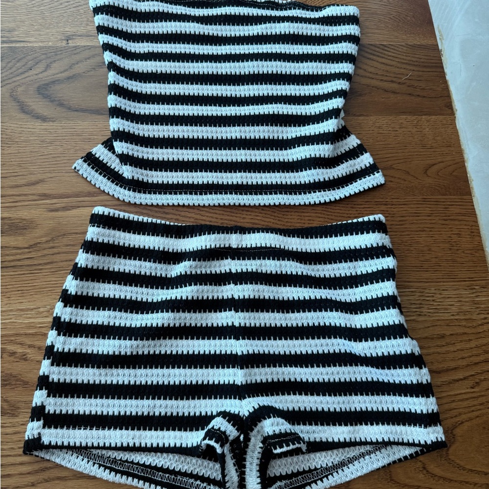 SHEIN Black and White Striped Crop Top